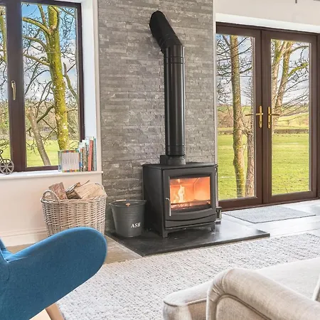 Cow Barn, Duddon Bridge Feriehus